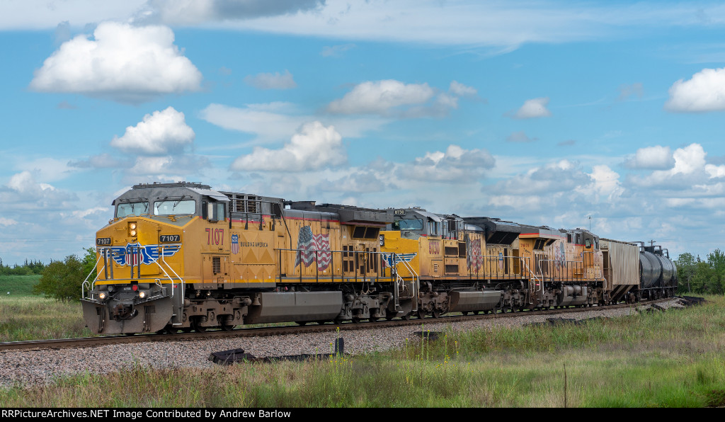 SB Tank Train into Ray Yard